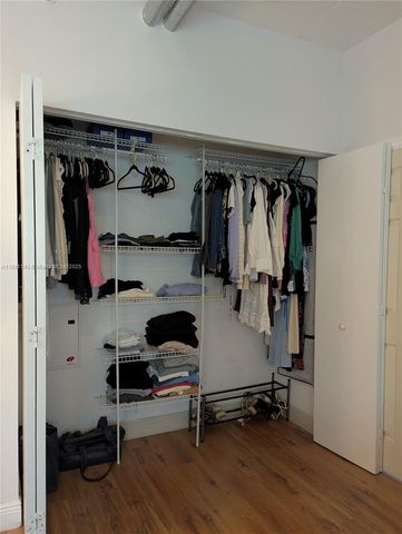 690 SW 1st Ct 1423, Miami, FL 33130