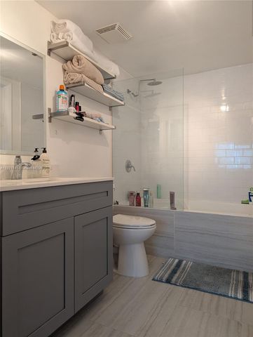 690 SW 1st Ct 1423, Miami, FL 33130