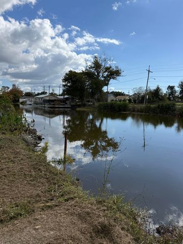 8612 Park Ave, Houma, LA 70363