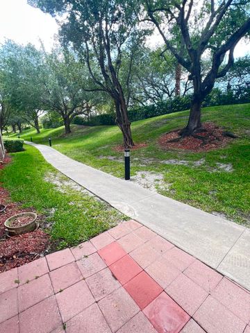 11780 St Andrews Place 105, Wellington, FL 33414
