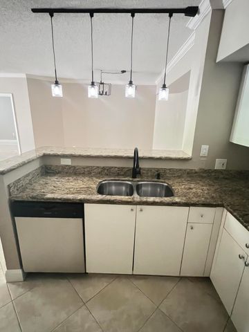 11780 St Andrews Place 105, Wellington, FL 33414