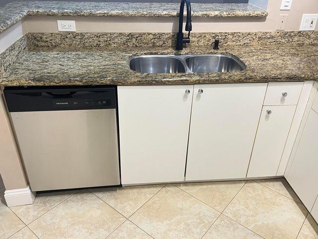 11780 St Andrews Place 105, Wellington, FL 33414