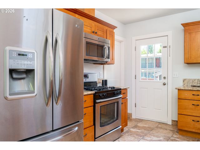 9332 N KELLOGG St, Portland, OR 97203