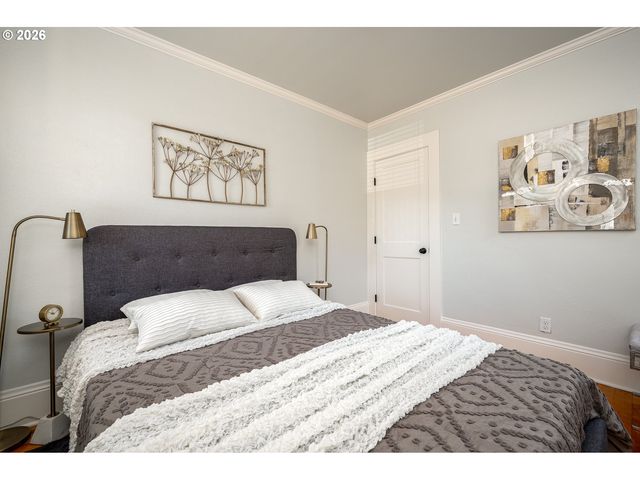 9332 N KELLOGG St, Portland, OR 97203