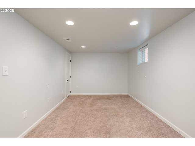 9332 N KELLOGG St, Portland, OR 97203