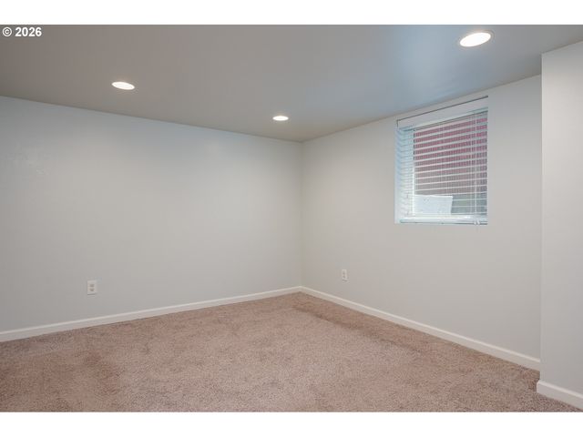 9332 N KELLOGG St, Portland, OR 97203
