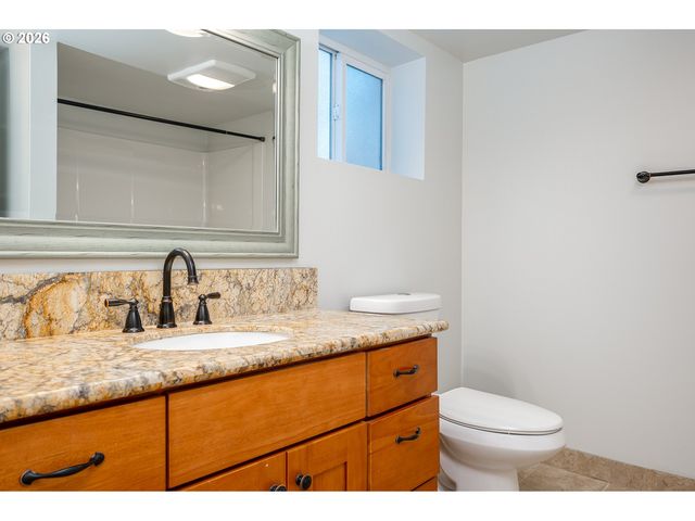 9332 N KELLOGG St, Portland, OR 97203