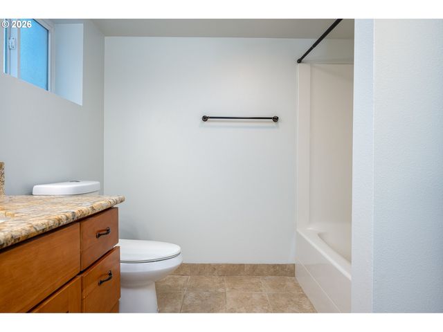9332 N KELLOGG St, Portland, OR 97203