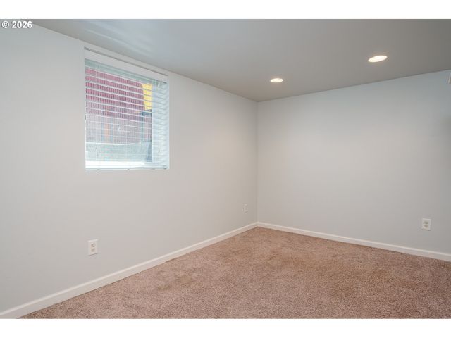 9332 N KELLOGG St, Portland, OR 97203