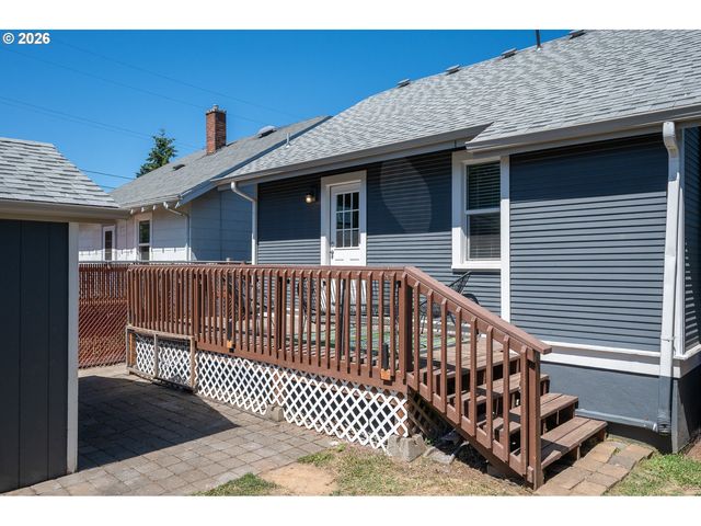 9332 N KELLOGG St, Portland, OR 97203