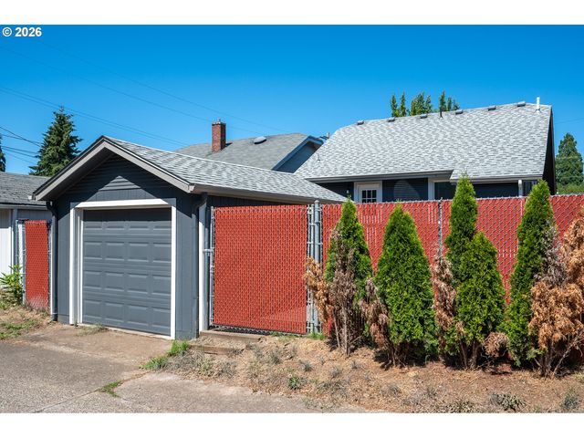 9332 N KELLOGG St, Portland, OR 97203