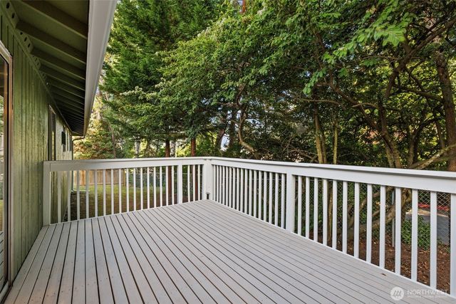 1550 172nd Avenue NE, Bellevue, WA 98008