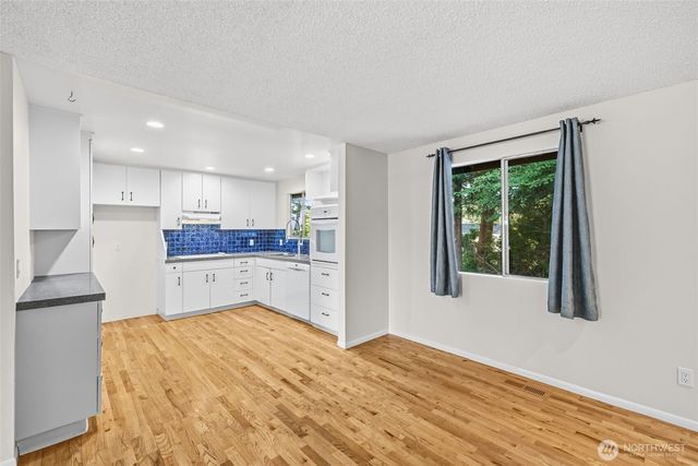 1550 172nd Avenue NE, Bellevue, WA 98008