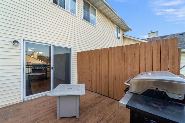 1013 10th Avenue NW, Altoona, IA 50009