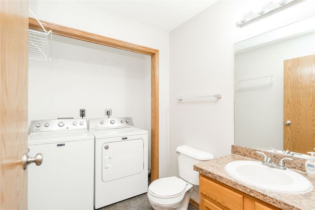 1013 10th Avenue NW, Altoona, IA 50009