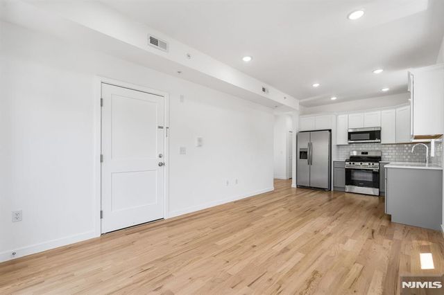 840 S 19th Street, Newark, NJ 07108
