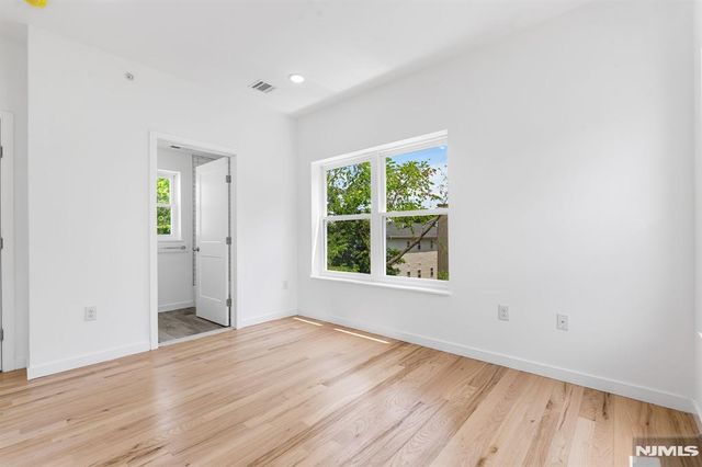 840 S 19th Street, Newark, NJ 07108