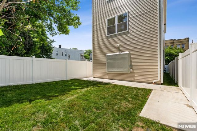 840 S 19th Street, Newark, NJ 07108