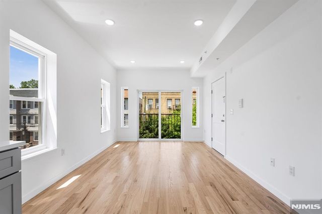 840 S 19th Street, Newark, NJ 07108