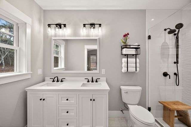 1025 Orleans Rd, Harwich, MA 02645