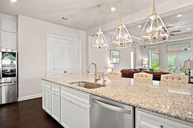 980 Water Oak, Schertz, TX 78154