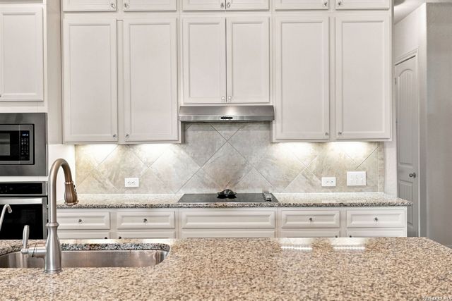 980 Water Oak, Schertz, TX 78154