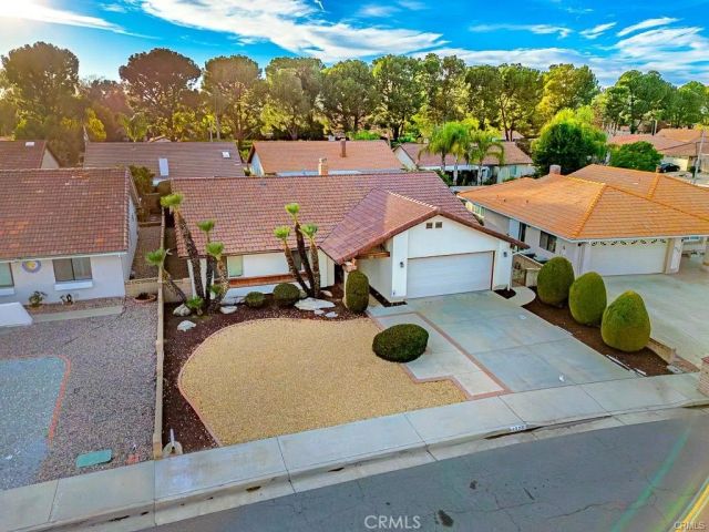 1329 Hickory Drive, Hemet, CA 92545