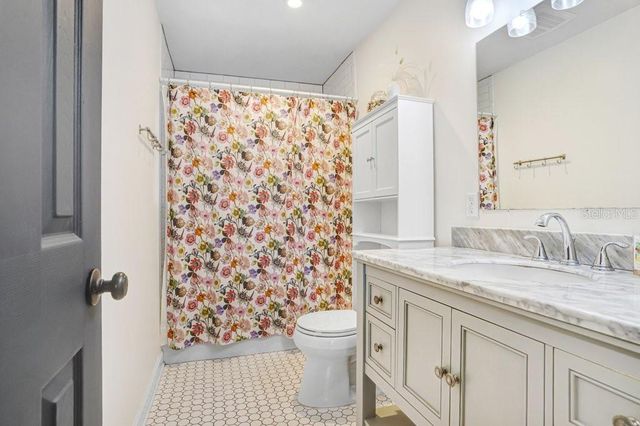 4404 W WISCONSIN AVENUE, Tampa, FL 33616