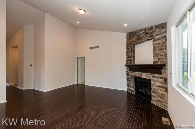 34632 John Bartley Circle, Sterling Heights, MI 48310