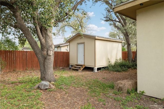 709 N 9th Place, Alamo, TX 78516