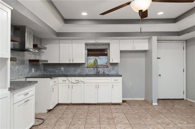 709 N 9th Place, Alamo, TX 78516