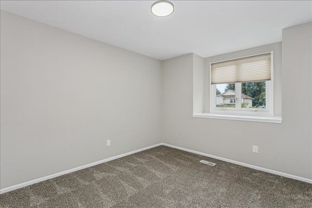 231 E Forest Park Ct, Derby, KS 67037
