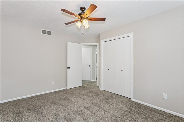 231 E Forest Park Ct, Derby, KS 67037