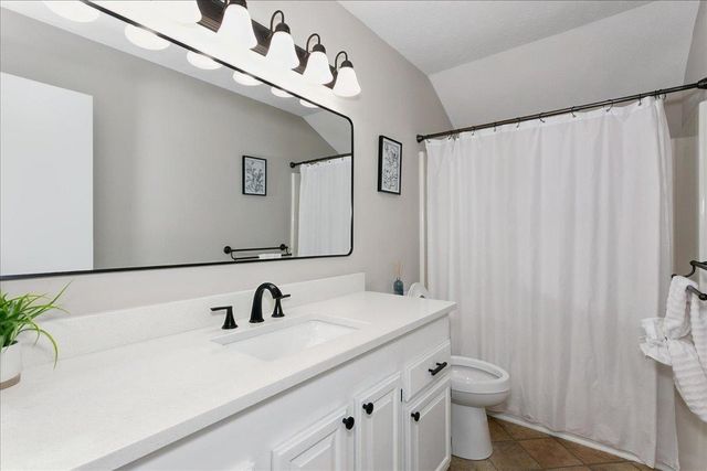 231 E Forest Park Ct, Derby, KS 67037