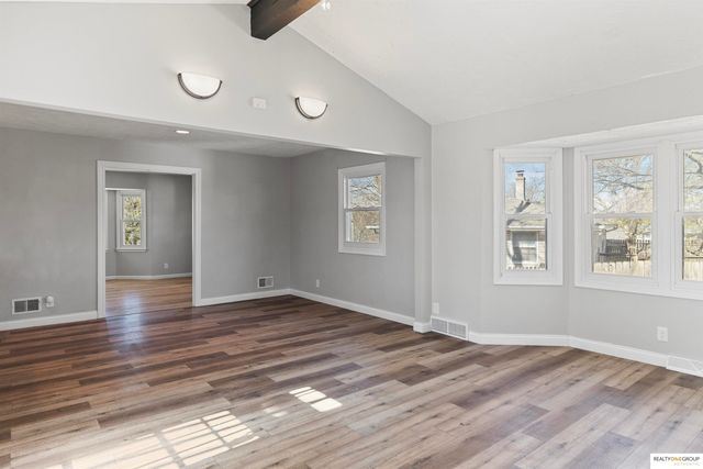 1521 Pinewood Circle, Omaha, NE 68144