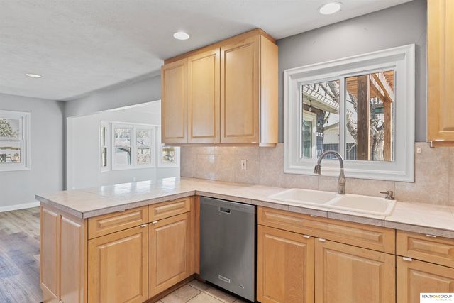 1521 Pinewood Circle, Omaha, NE 68144