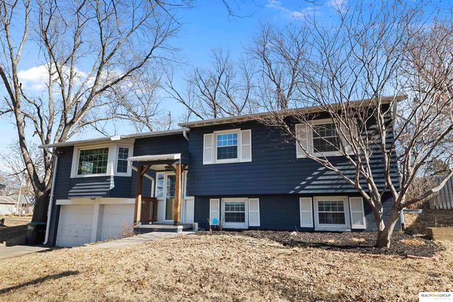 1521 Pinewood Circle, Omaha, NE 68144