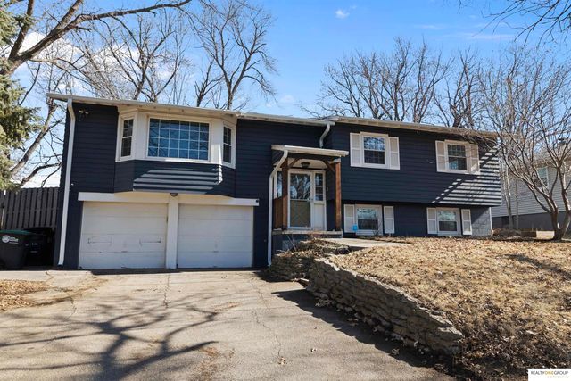 1521 Pinewood Circle, Omaha, NE 68144