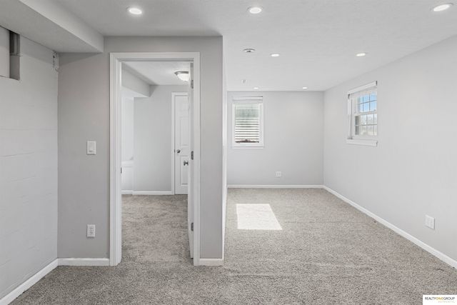 1521 Pinewood Circle, Omaha, NE 68144