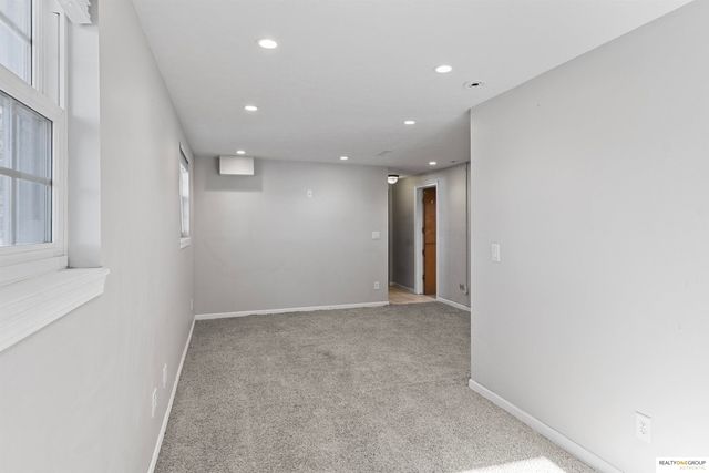 1521 Pinewood Circle, Omaha, NE 68144