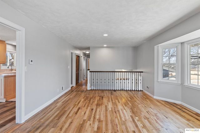1521 Pinewood Circle, Omaha, NE 68144