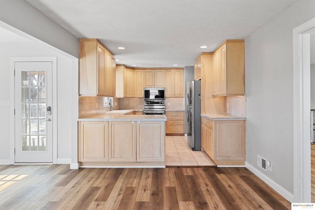 1521 Pinewood Circle, Omaha, NE 68144