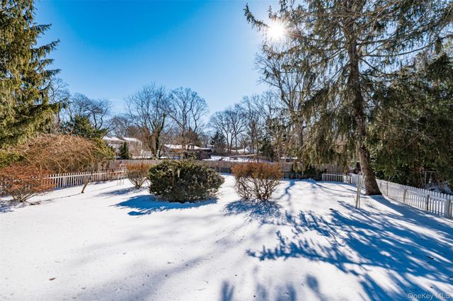 18 Annetta Avenue, Smithtown, NY 11787