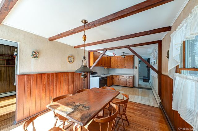 18 Annetta Avenue, Smithtown, NY 11787