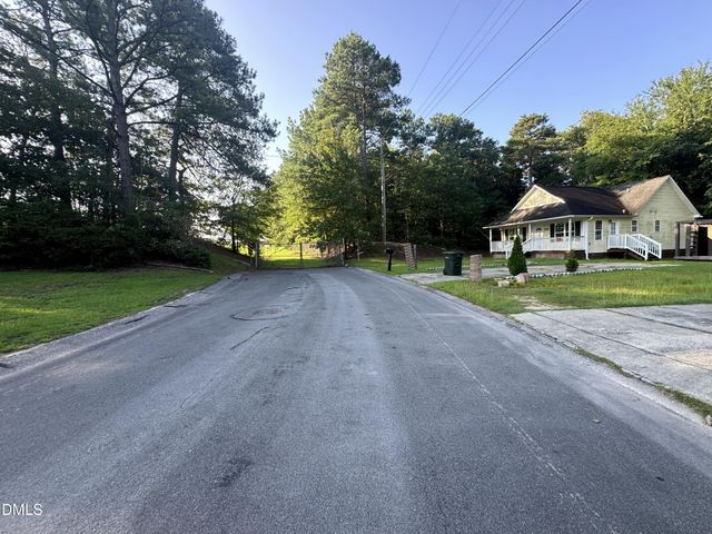 6158 Lonestar Road, Fayetteville, NC 28303