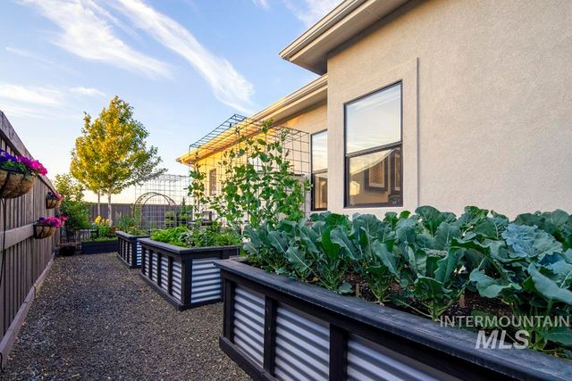 4936 W Tia Inez St, Eagle, ID 83616