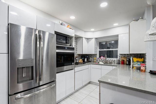 727 Euclid Avenue, Brooklyn, NY 11208