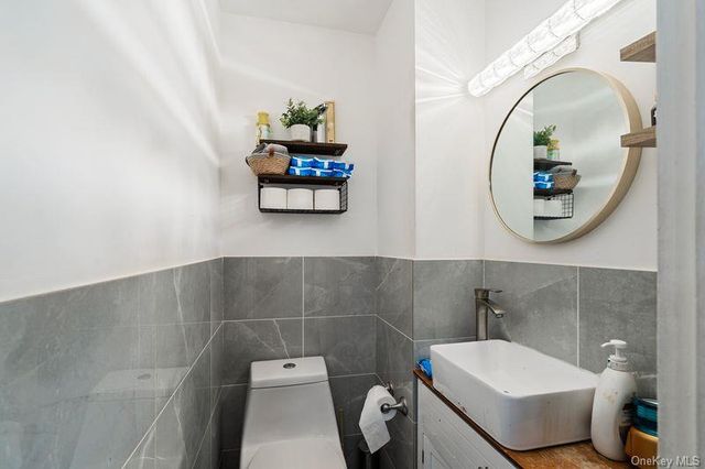 727 Euclid Avenue, Brooklyn, NY 11208