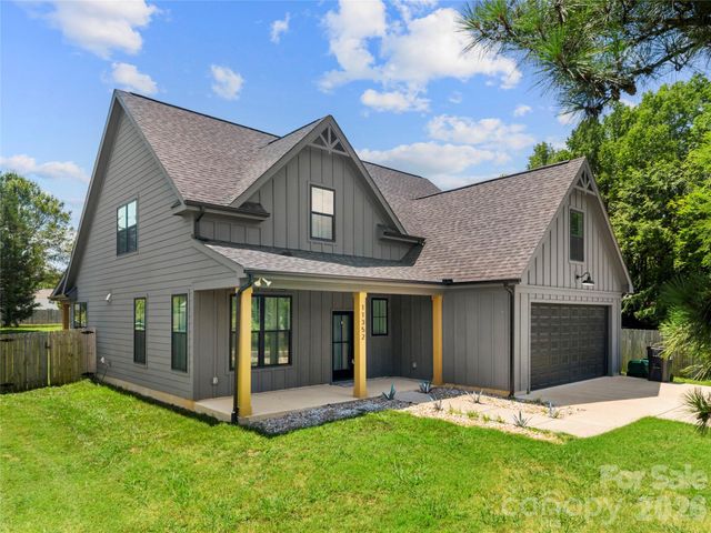 11352 Timber Ridge Road, Charlotte, NC 28213