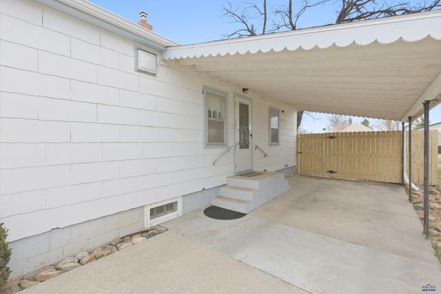 705 E DENVER, Rapid City, SD 57701